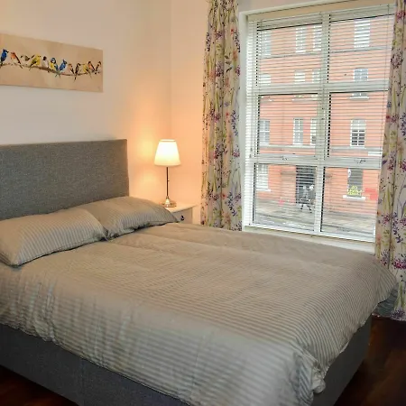 2 Bedroom Near Historical Christchurch *
