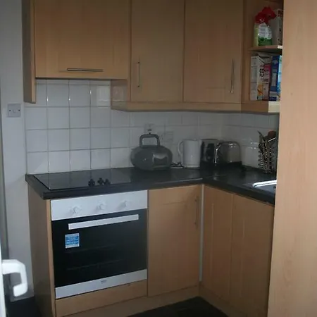 2 Bed House Beside Arena Venue *