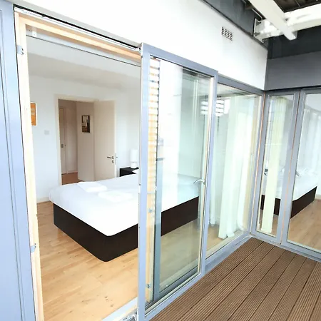Magnificent Waterview Forbes Street דבלין
