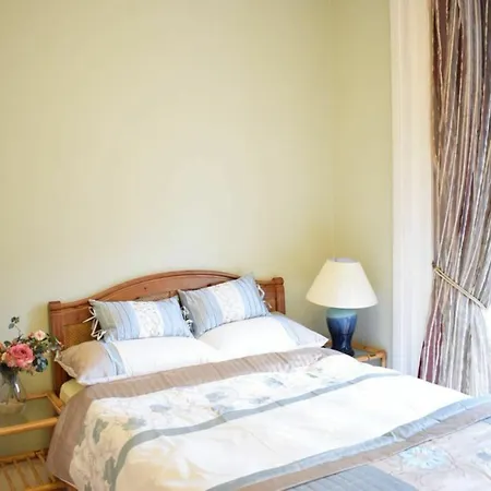 5 Bedroom House In Drumcondra Sleeps 10 Apartamento *