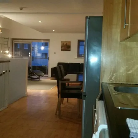 Metrostays - Stephen's Green 7-3 * Dublin