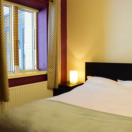 Kilmainham Square 2 Bedroom Flat * Дублин