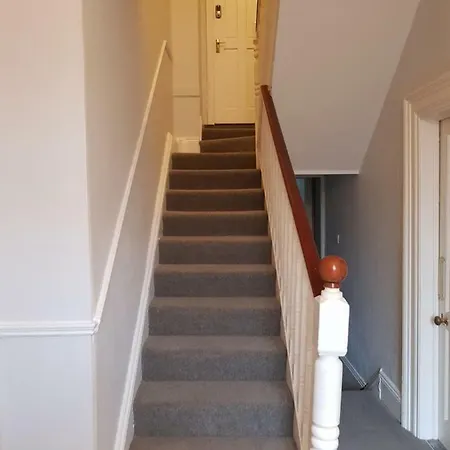 בית הארחה Sallymount Avenue House