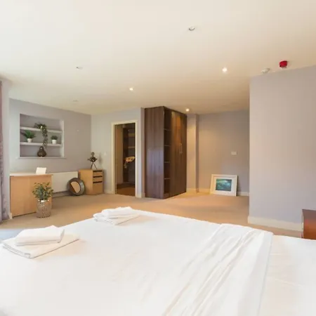 Centre 1 Bedroom Apartment