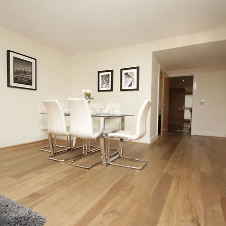 Apartment Grand Canal Quay Sleeps 10 Dublin