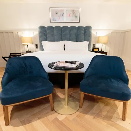 The Clarence Hotel 4*