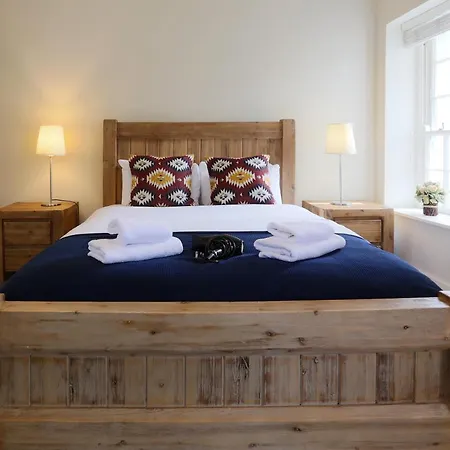 Tatil Evi A Luxurious City Centre White Regency Townhouse With Terrace & Patio Dublin