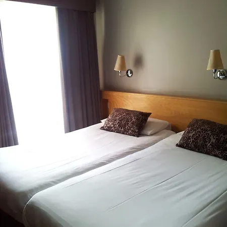 Leeson Downtown Отель 2*