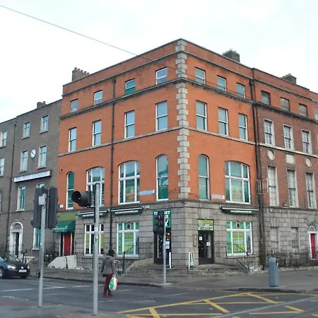 Paddy's Palace Hostel *