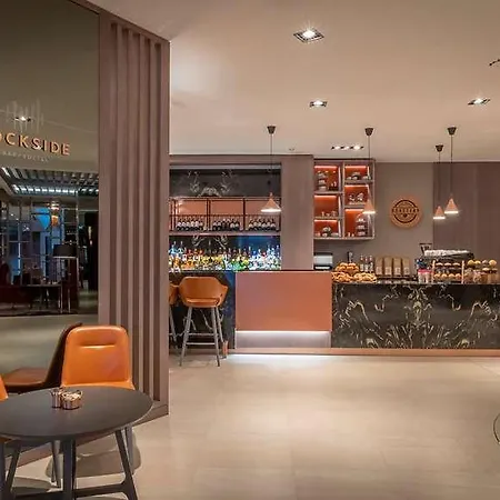 Clayton Charlemont Hotel 4*
