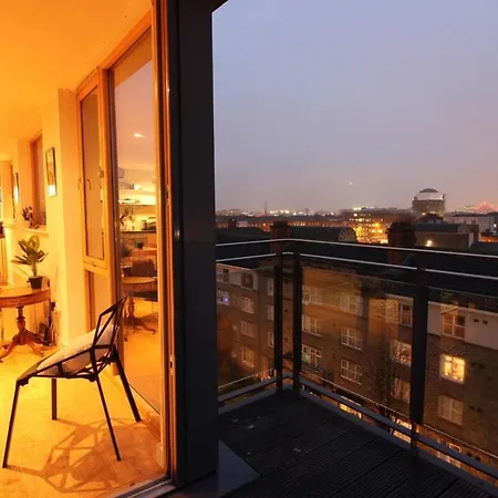 Central Penthouse By The River Liffey Apartman *