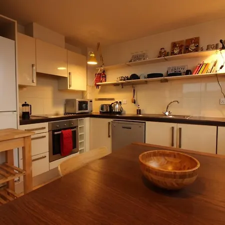 Central Penthouse By The River Liffey Dublin