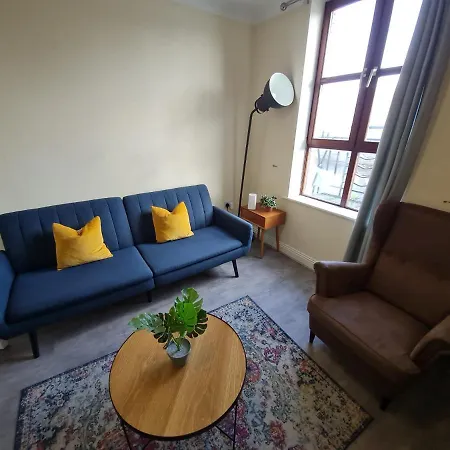 Apartment Lovely And Bright 1-bedroom In 1