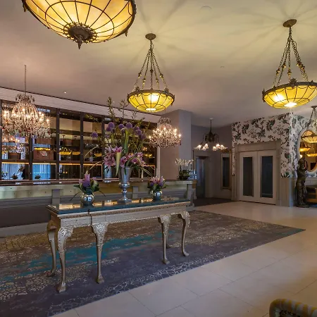 Hotel The Trinity City 4*