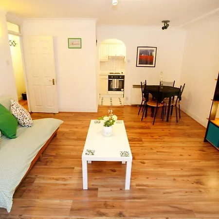 Short Let Direct - St Augustine St D8 דירה דבלין