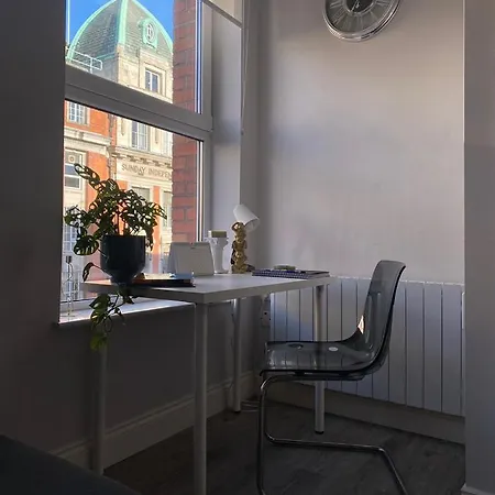 Cosy And Central Abbey Street Apt *