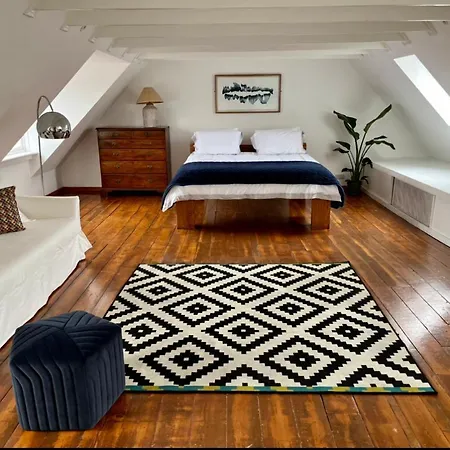 Charming Townhouse *