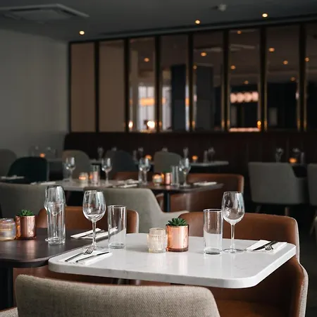 Aspect Park West 4*