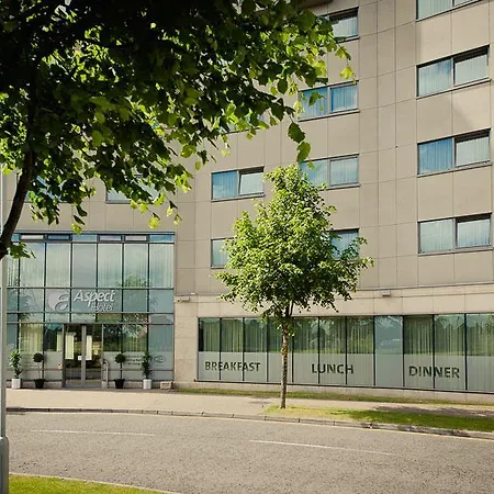 Aspect Park West 4*
