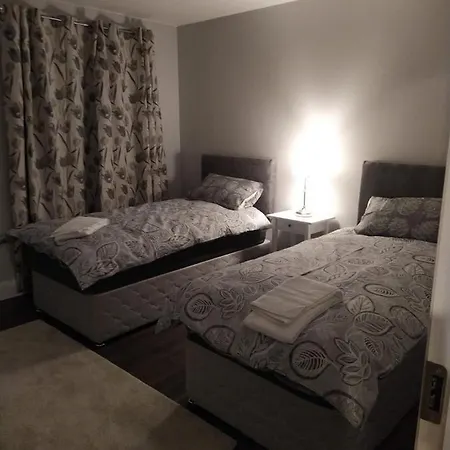 Spacious Two Bedroom Longs Place, 8 * Dublin