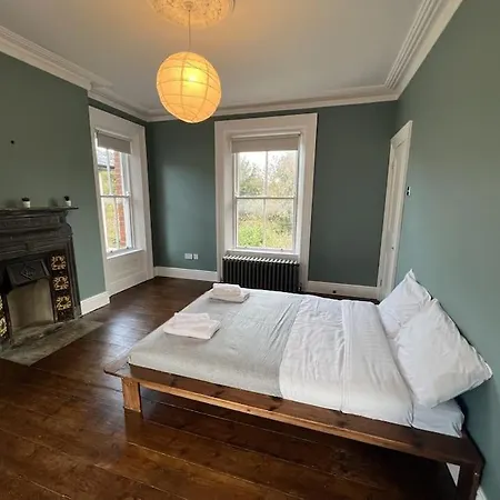Tranquil Retreat In Historic Chapelizod Holiday home Dublin