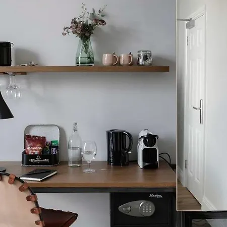 Pembroke Hall 3* Дублин