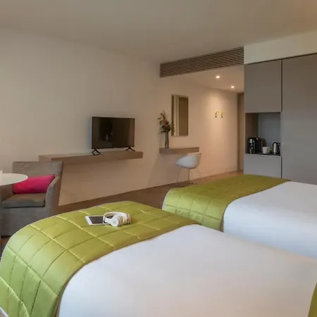 The Gibson Otel