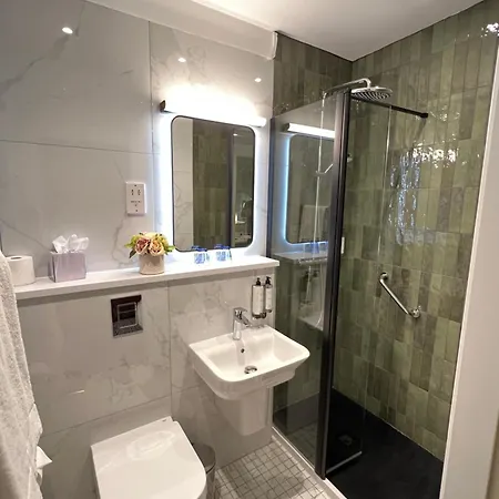 Waterloo Town House & Hotel