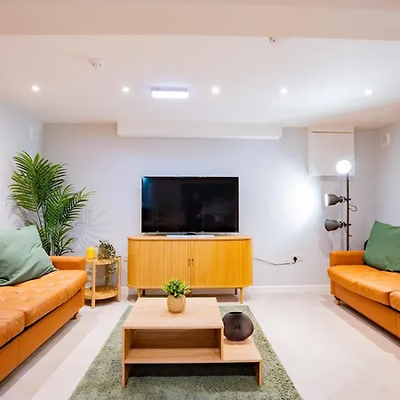 The Large Group House -sleeps 21 Casa vacanze *