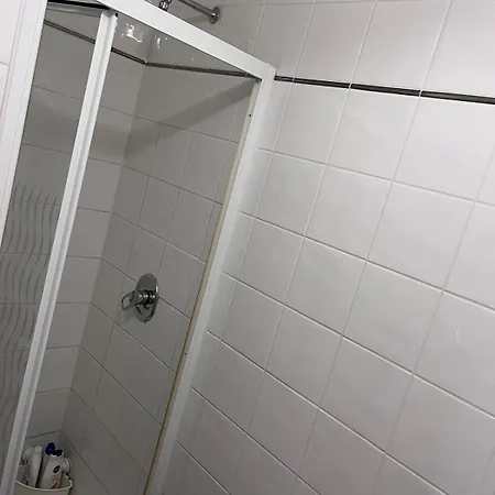 Lovely Twin With Ensuite Bathroom 15 Mins From Airport * Dublin