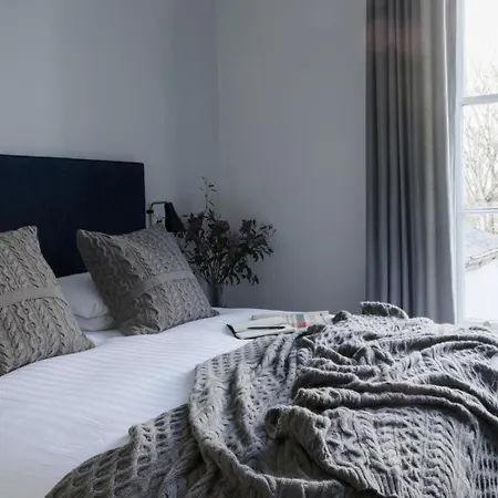 Pembroke Hall Гостевой дом Дублин