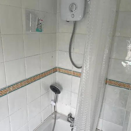 Holiday home Pre - Post Flight Airport 20m Canal View *