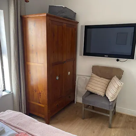 Holiday home Pre - Post Flight Airport 20m Canal View Dublin