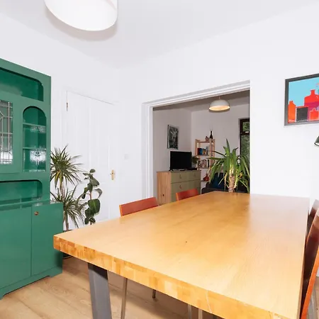 Charming 2bd House In Apartament Dublin