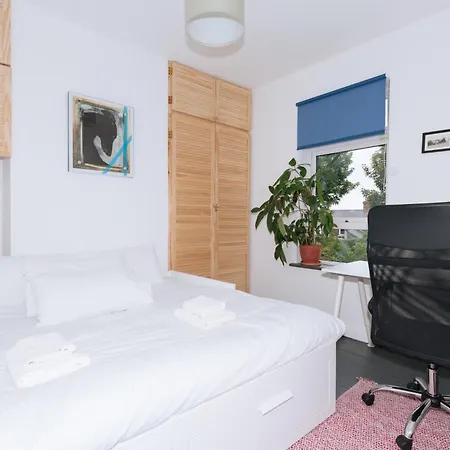 Charming 2bd House In Apartament *