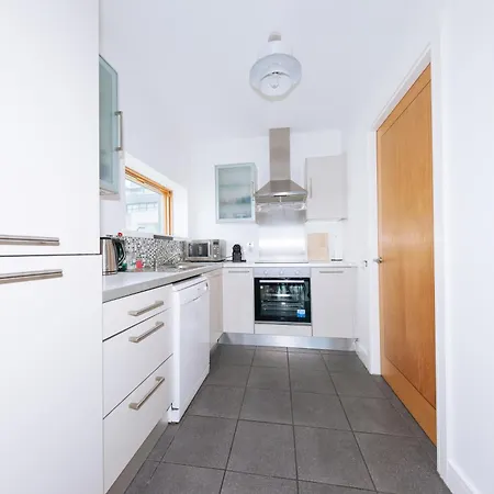 Апартаменты Bright 2bd Flat With Private Balcony - Дублин