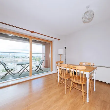 Апартаменты Bright 2bd Flat With Private Balcony - *