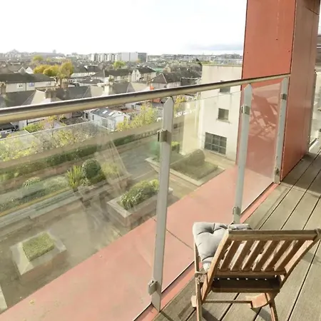 Апартаменты Bright 2bd Flat With Private Balcony - Дублин