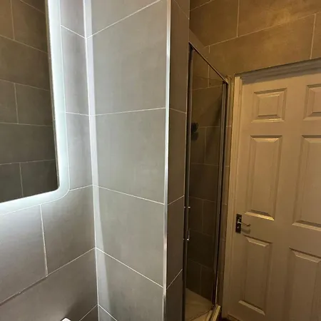 Superb Triple Room Near Croke Park - 4 Maison d'hôtes *