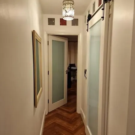 Trinity 2 Bed With Mezzanine Dublino