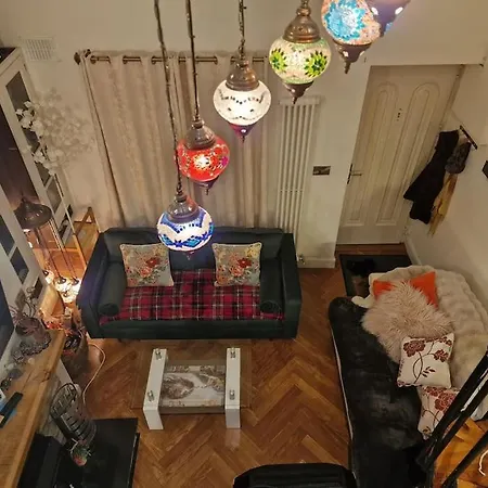Trinity 2 Bed With Mezzanine Dublino