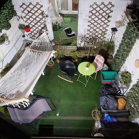 Trinity 2 Bed With Mezzanine Dublino