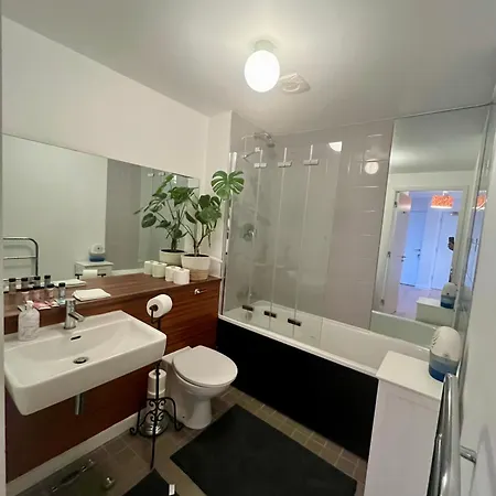 בית אירוח Exclusive King-size Bed Comfort With Serene Garden View