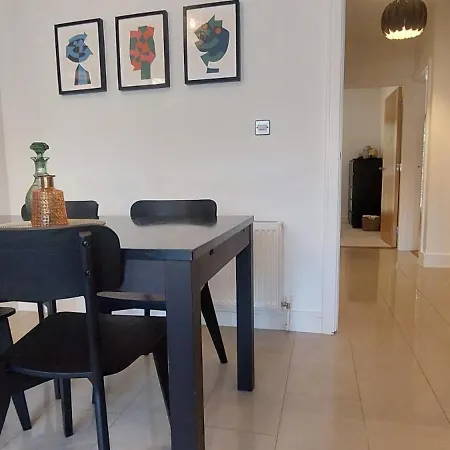 Apartment Elegantly Refurbed 2bd In Shankill - 3km From Bray *