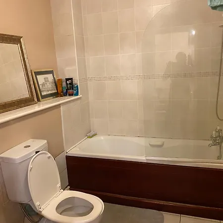 Habitación en casa particular Comfy Near Airport With Free Parking