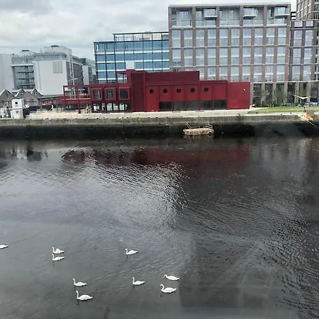 3bed 3bath Liffey River View Apartamento