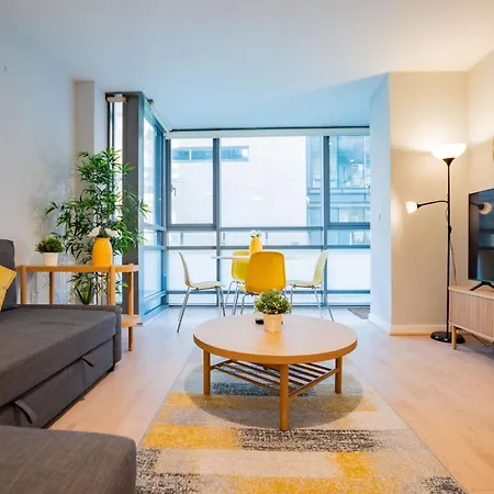 Bright & Modern Apartmán *