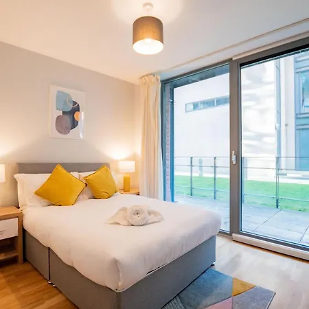 Bright & Modern Apartmán