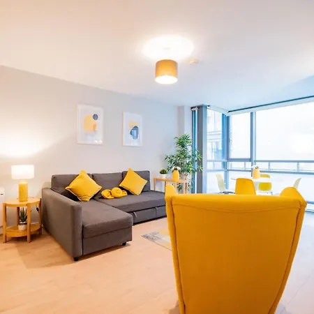 Bright & Modern Apartmán