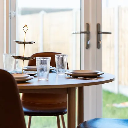 Citywest Contractor Housing - Sleeps 5 Сasa de vacaciones Dublín